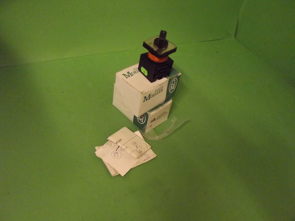 Klöckner Moeller T0-3-15453/E Flush mounting cam switch.