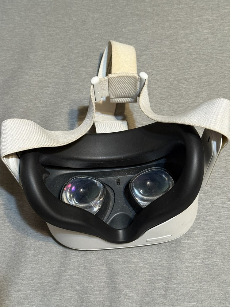 Meta Oculus Quest 2 VR 256GB Headset + Controllers Tested White