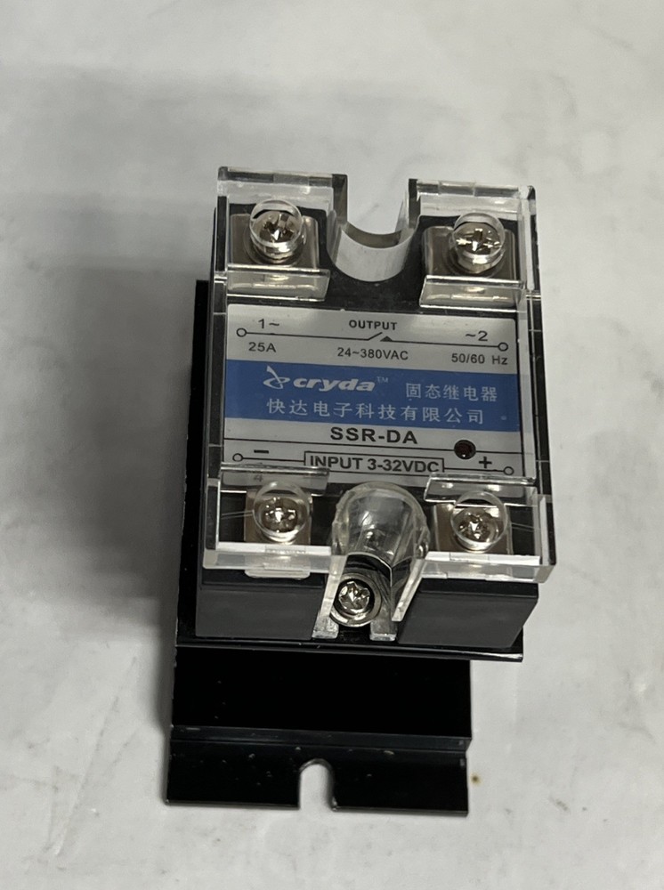 Cryda  SSR-DA Solid State Relay  3-32 VDC to 24-380 VAC + Hedsing