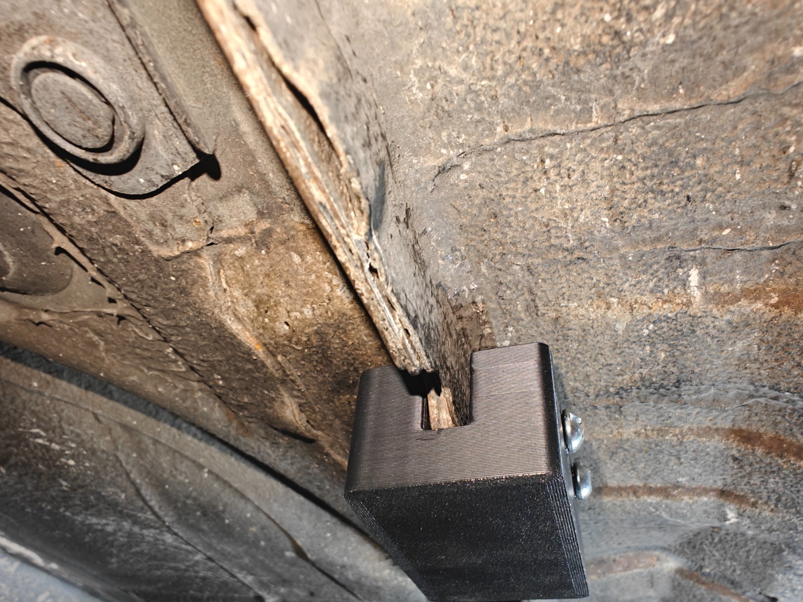 Set of 4 Pinch Weld Jack Pucks Stay-On - Clamp - BRZ 86 Miata Civic WRX Golf Q50