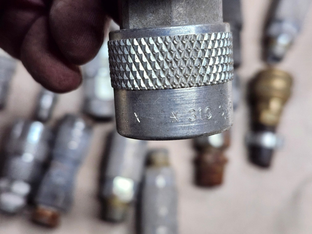 AIR TOOL FITTING ASSORTMENT