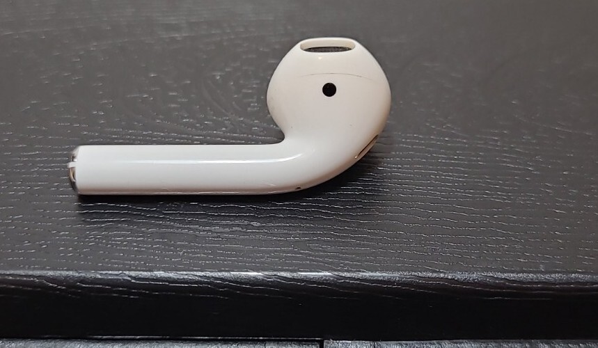 Apple AirPods 2nd Generation (LEFT Pod Only Replacement) A2031
