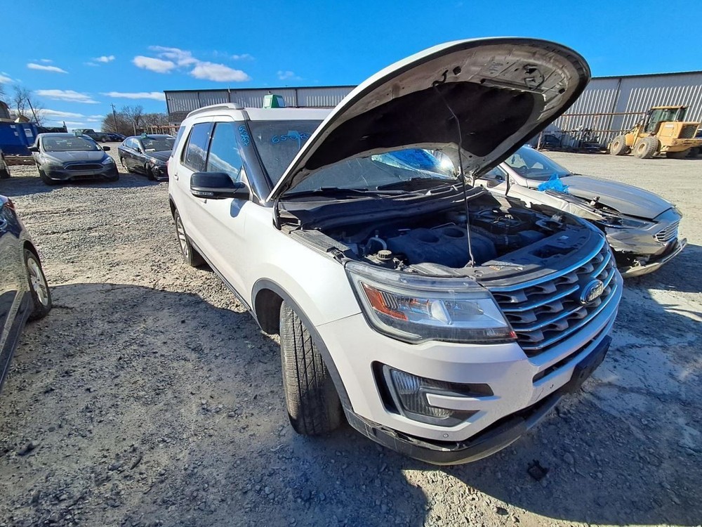2016 Ford Explorer OEM 8 Screen Display - Used, Reprogramming Required