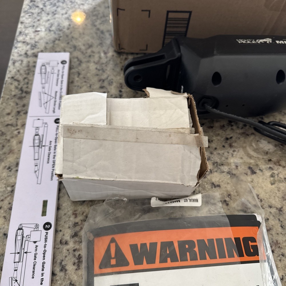 Mighty Mule 271 Automatic Gate Opener Kit with Remote -Barely used