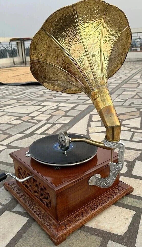 Antique HMV Gramophone Fully Functional Working Phonograph, win-up record player