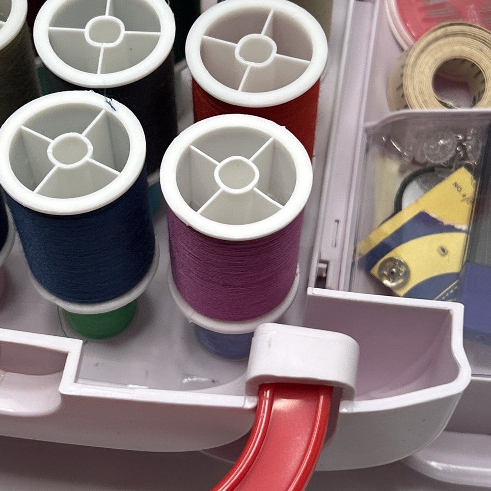 SINGER Sew Essentials Foldup Case Sewing Kit Portable Organizer w/ items include