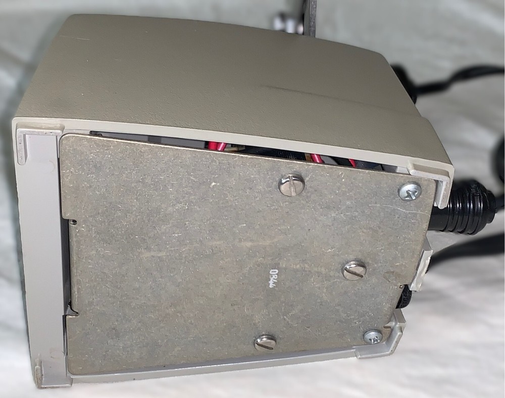 AO Scientific Instruments microscope Light Source model: 655