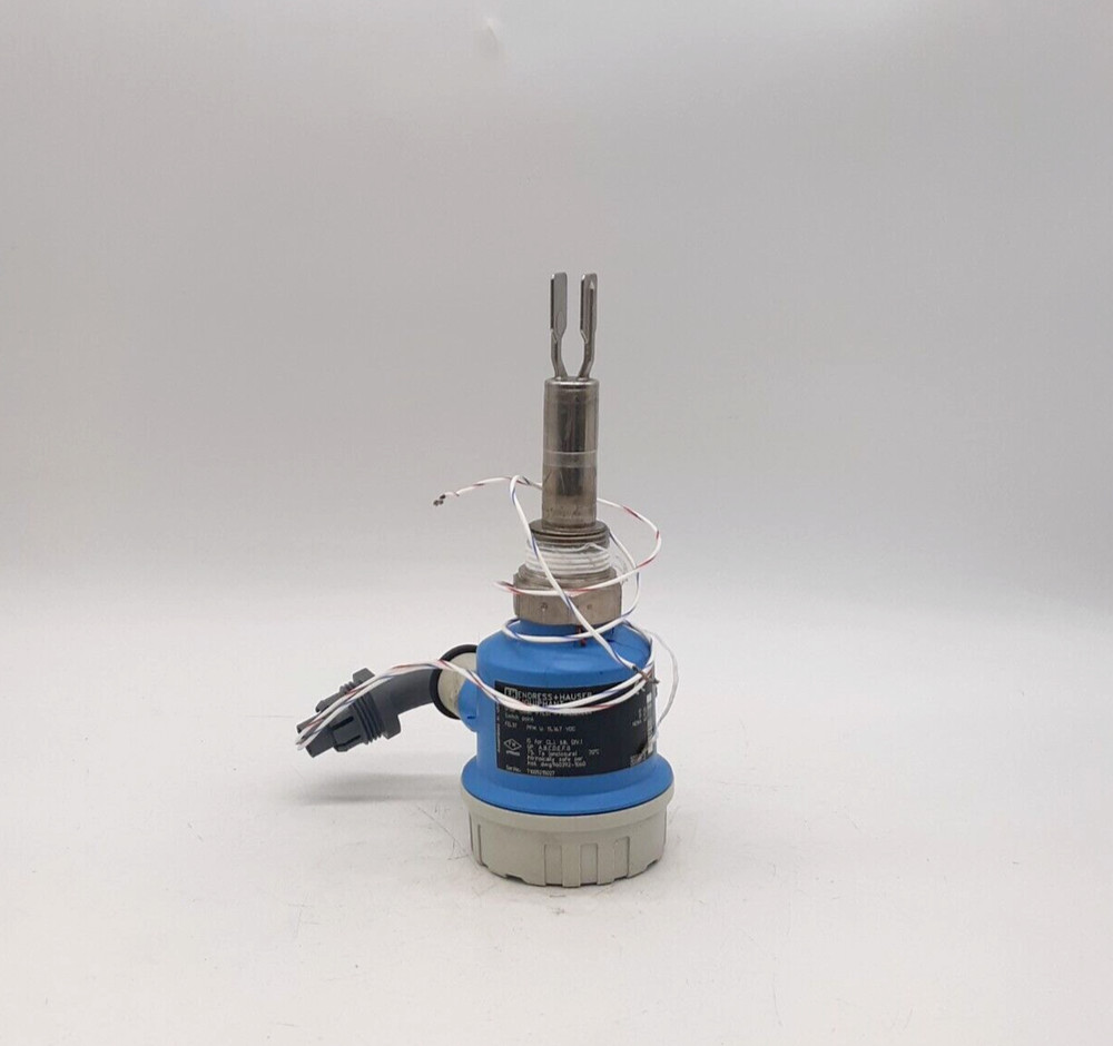 Endress+Hauser FTL51-PGN2DB7E4A Level Switch - BROKEN PLASTIC
