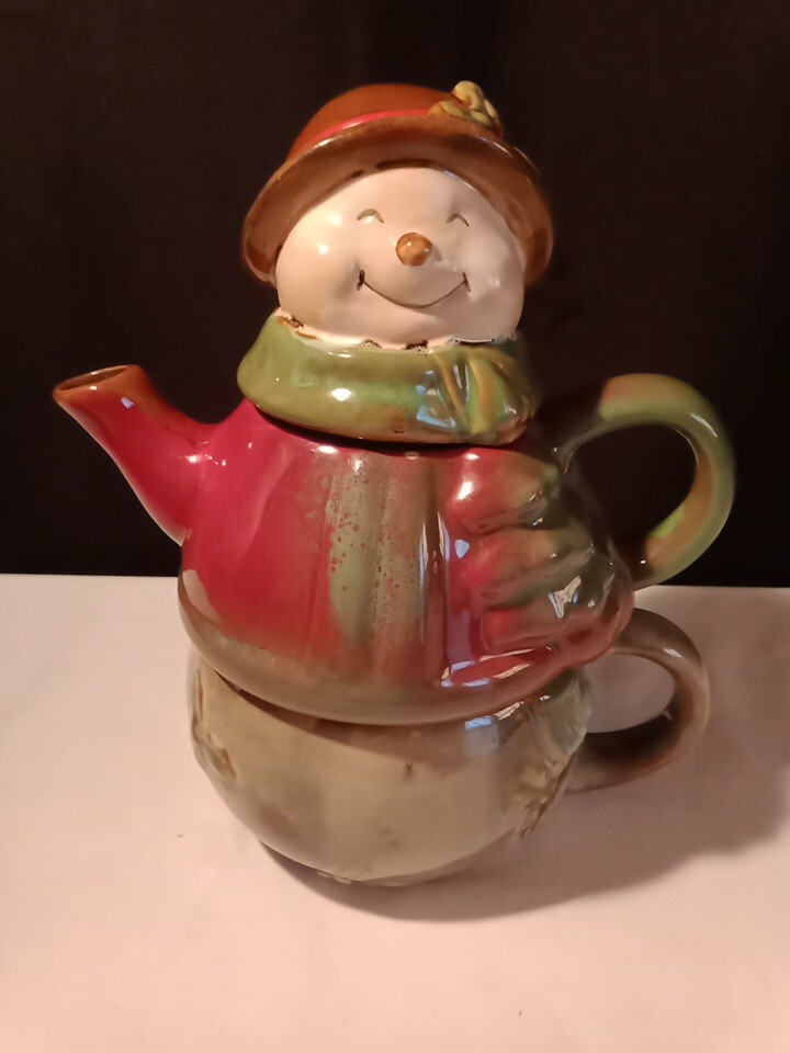 Holiday 2010 Snowman Teapot/Cup Set