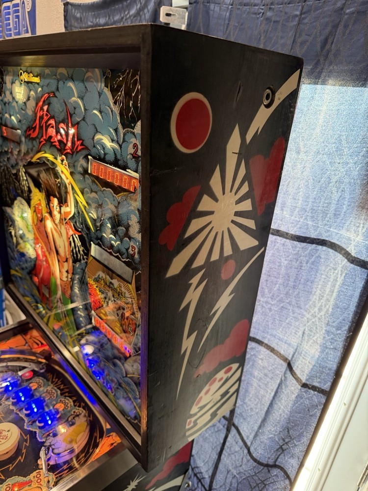 pinball machine Williams Flash, fully serviced , gorgeous