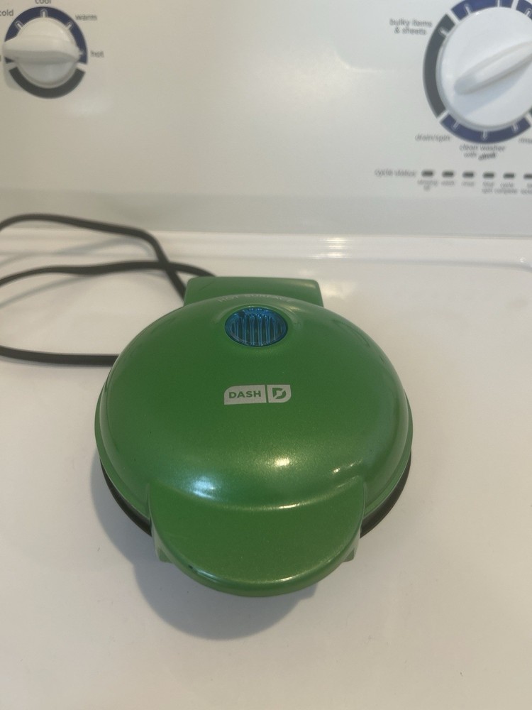 Dash Mini Waffle Maker Christmas Tree Shape Nonstick Tested Works