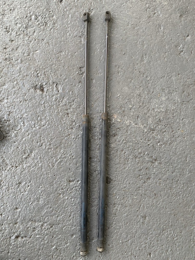 Scania Grill Strut