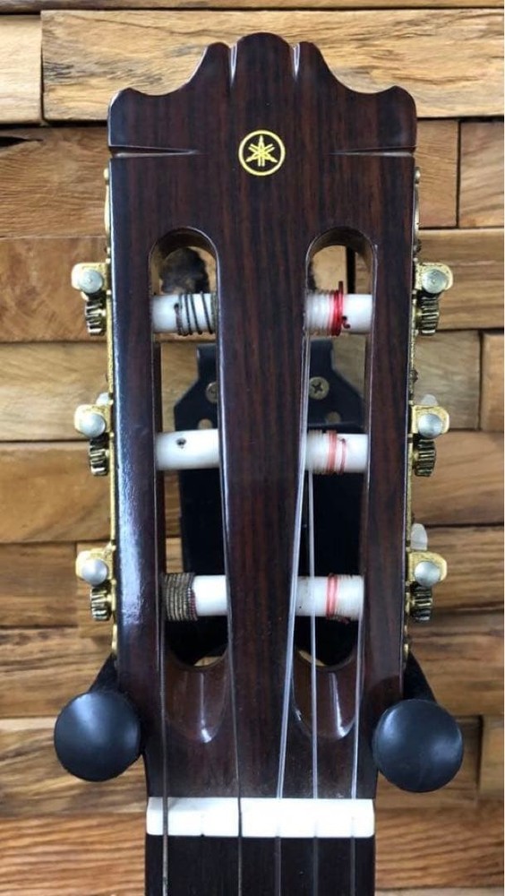 YAMAHA C-300A Classical Guitar MIJ Solid Cedar Top Rosewood Back