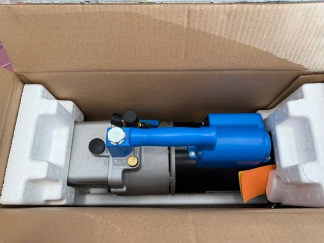 Robinair 15600 SPX Cooltech 6 CFM Vacuum Pump