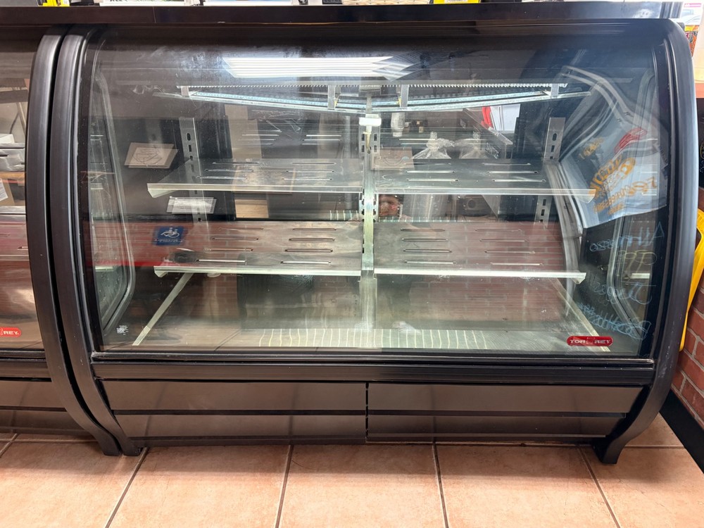 REFRIGERATED DISPLAY CASE