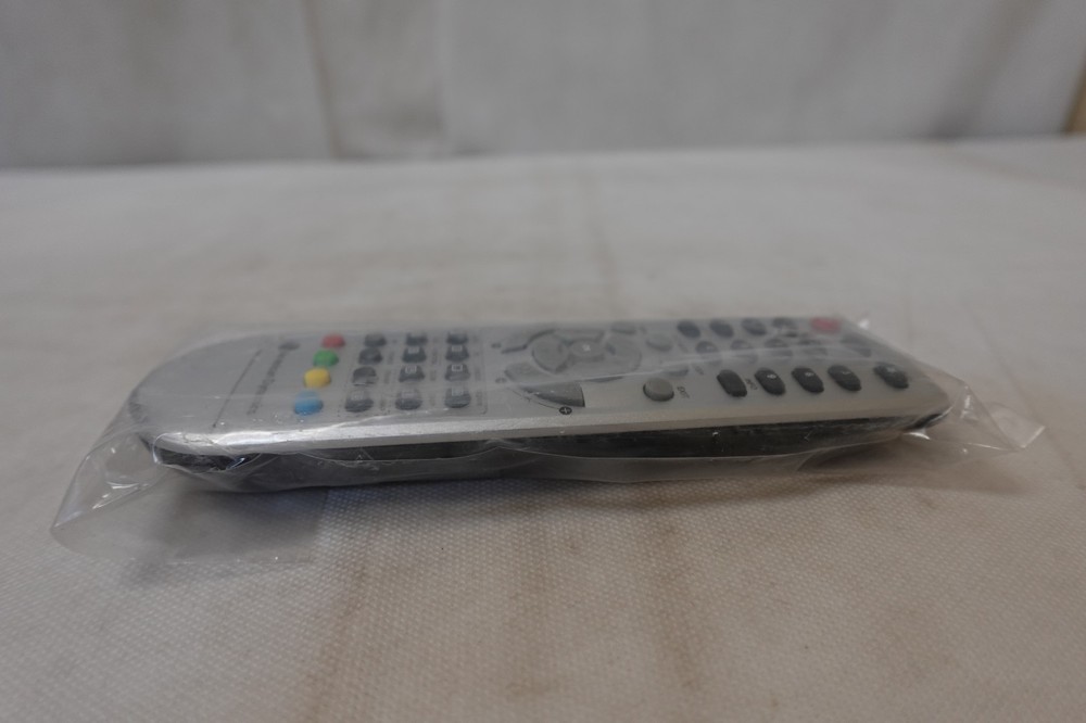 American Dynamics HOF12F453GPD8 Silver Wireless Security System - Remote Control