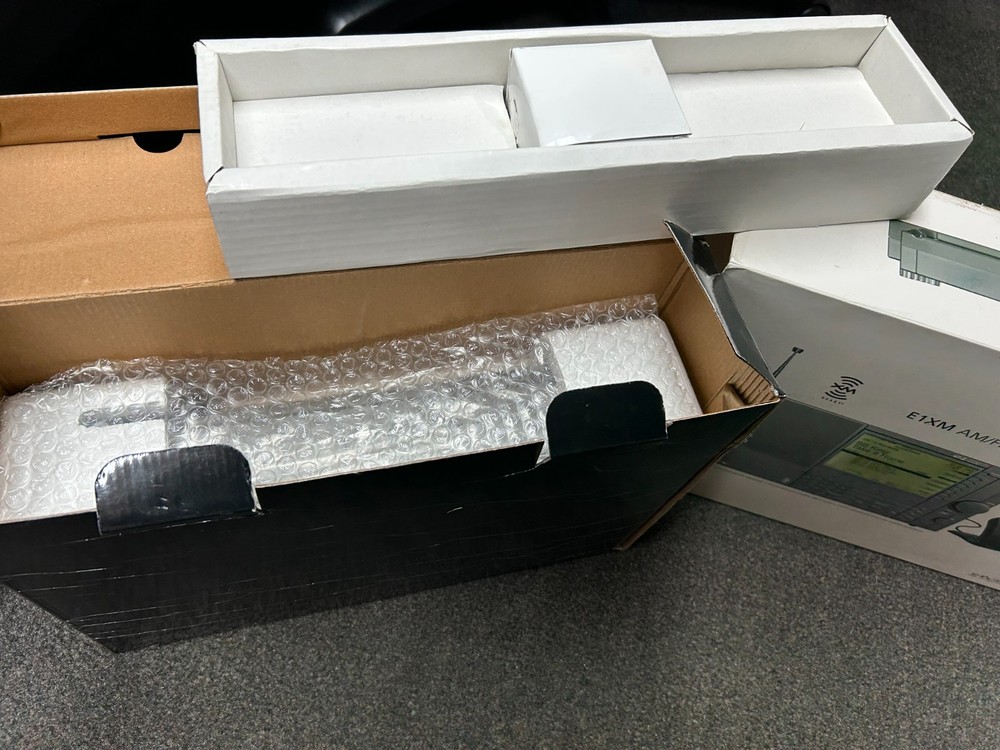 Eton E1XM Shortwave Receiver **Prof. Cleaned** BEAUTIFUL PORTABLE RECEIVER **