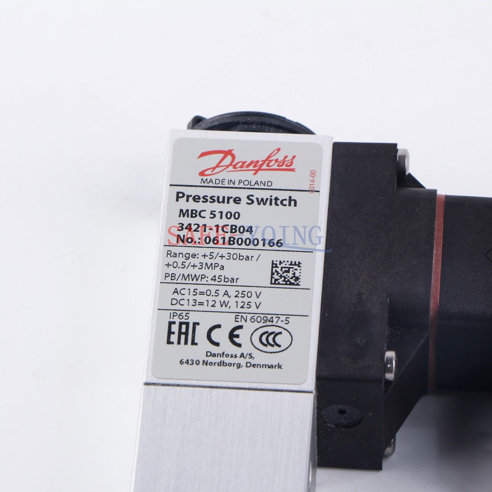 1PCS Danfoss 061B000166 pressure switch new