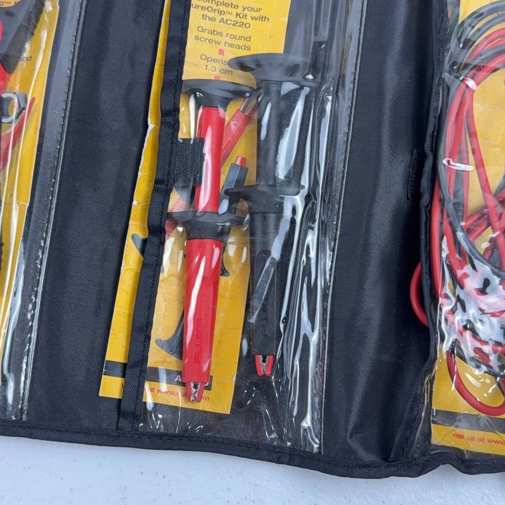 Fluke L215 SureGrip Kit with Probe Light and Probe Extender Tested Working