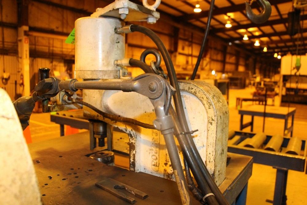 3 FRANKLIN HYDRAULIC PORTABLE PUNCHES WITH HYD UNIT: YODER #65908