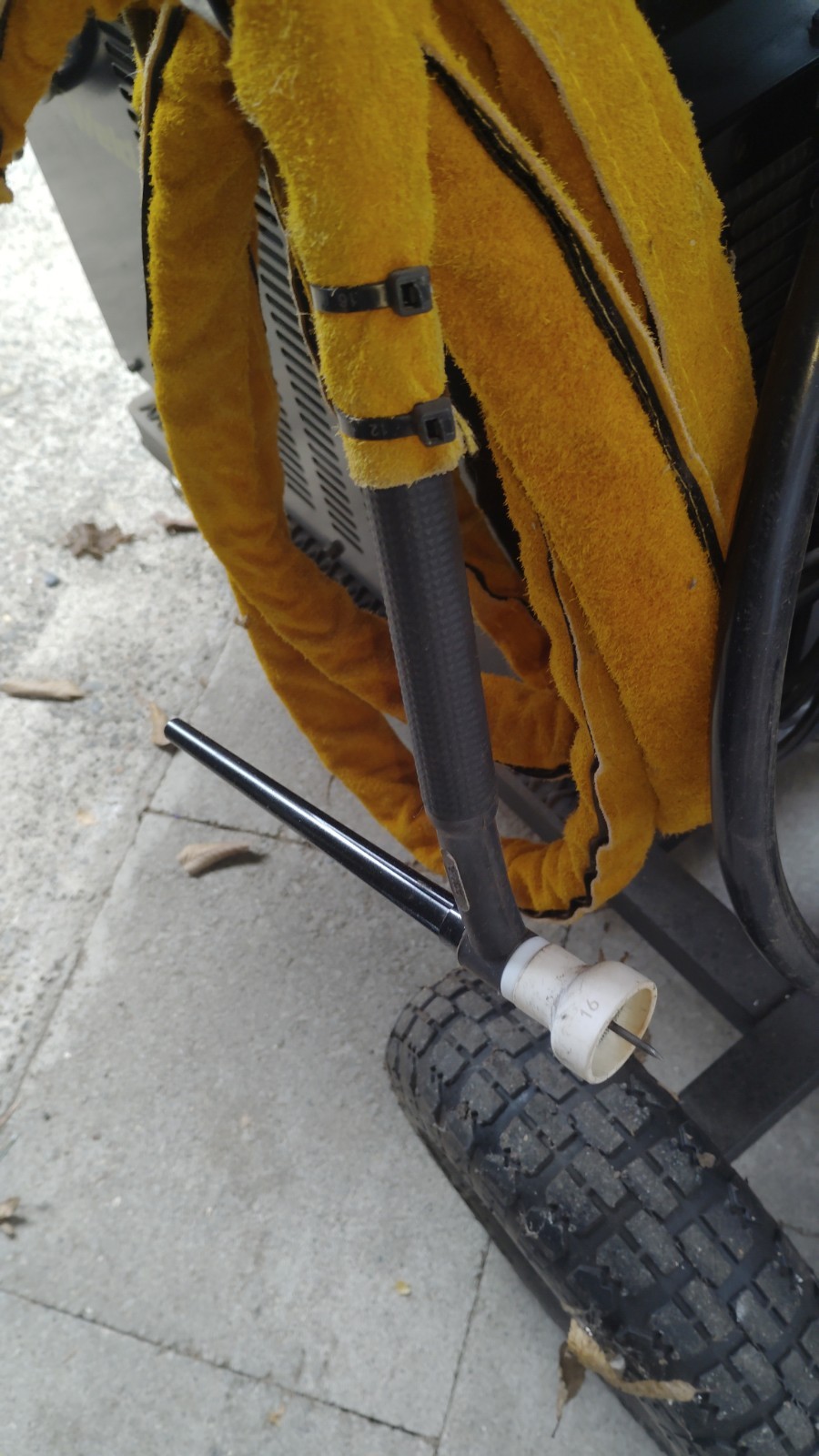 PRIMEWELD WELDER 225 W/ MAXCOOL 3000 WATER COOLER+ WTR COOLED TORCH + ACCESSORIE