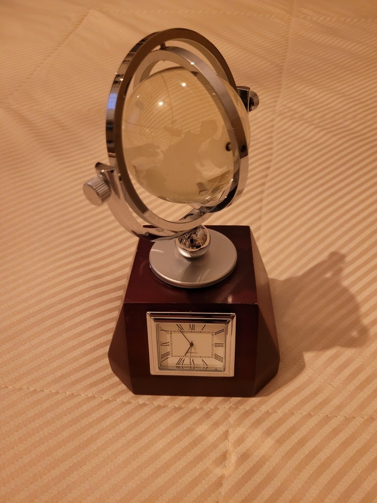 CRYSTAL GLOBE WITH ANALOG CLOCK IN WOOD BASE