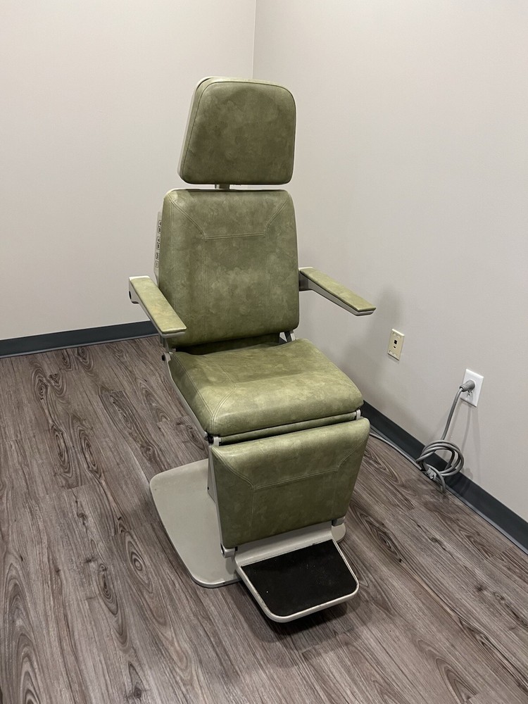 Midmark 491 Exam/procedure Chair