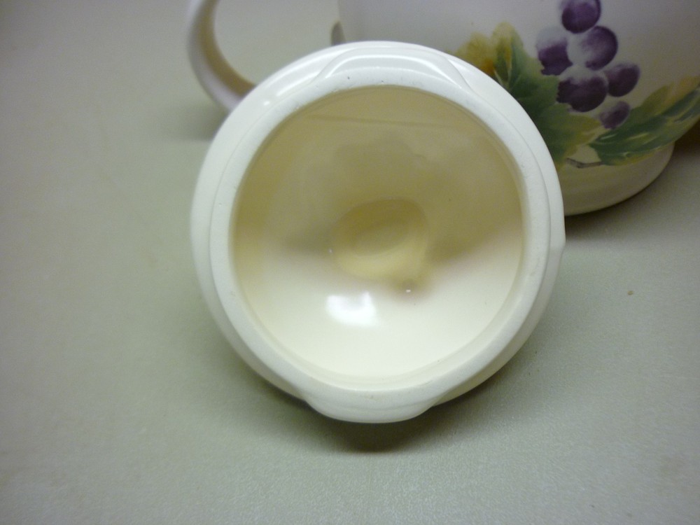 Pfaltzgraff Jamberry Teapot With Lid
