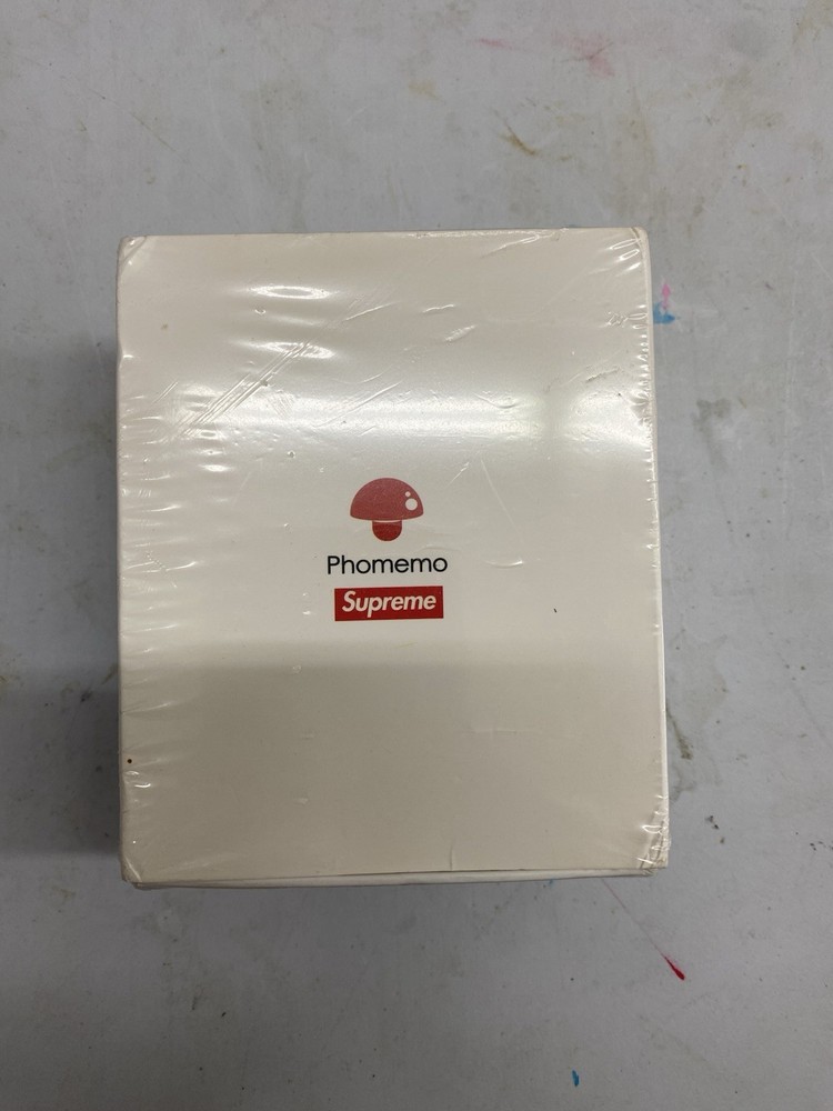 Supreme/Phomemo Pocket Printer Red New in Sealed Packaging