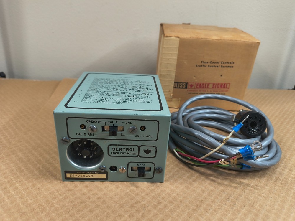 EAGLE SIGNAL SENTROL LOOP DETECTOR #4C68