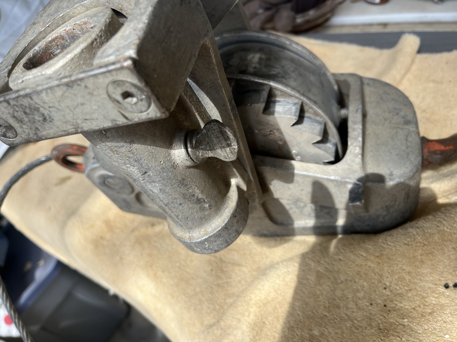 LUG-ALL Model 6000-15 Aluminum Hoist MFG By Lincoln Precision For Lug-All Tested