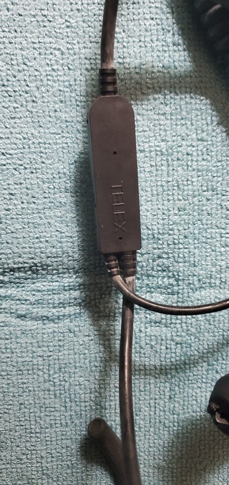 TELEX AVIATION HEAD SET WITH MIC AND REMOTE BUTTON 922