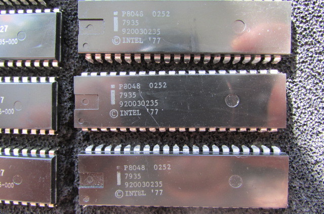Collectable-Vintage-Computer Chips & More-Lot