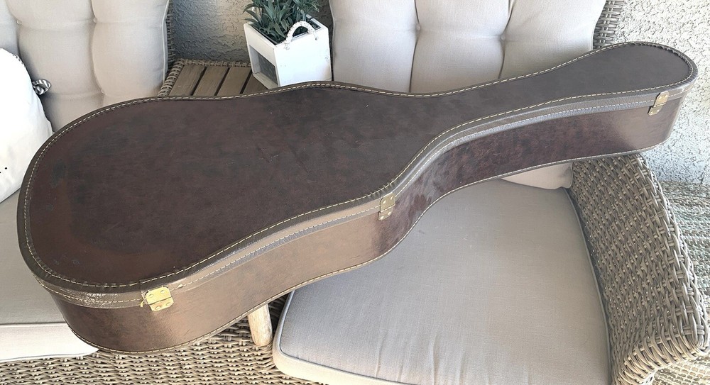 Vintage Guitar Case
