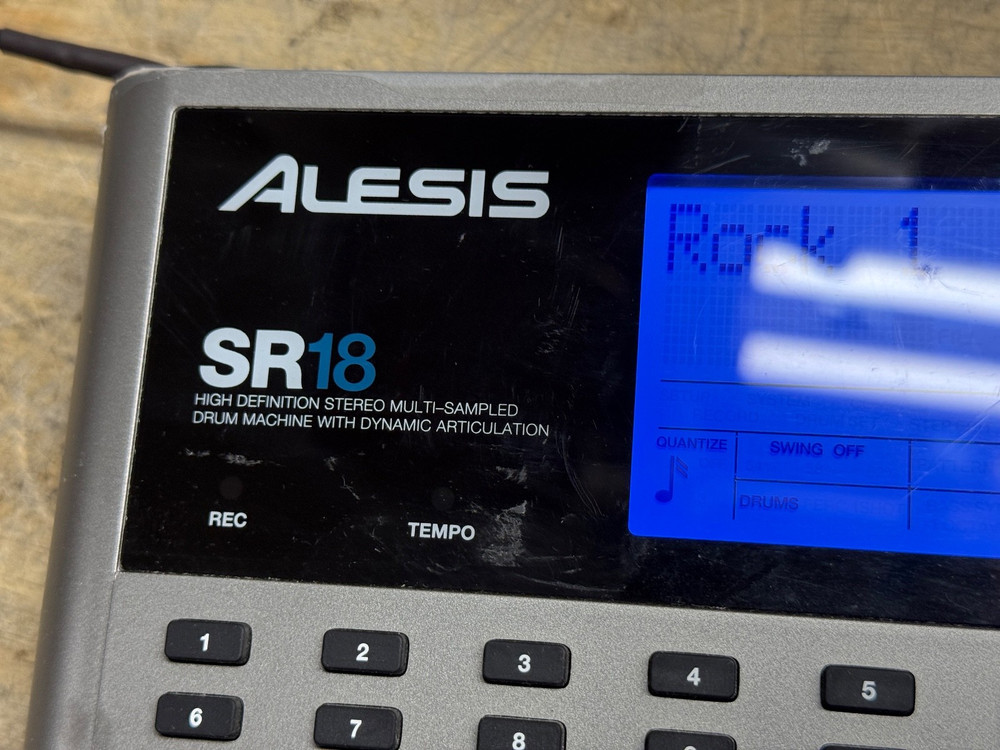 Alesis SR-18 Drum Machine