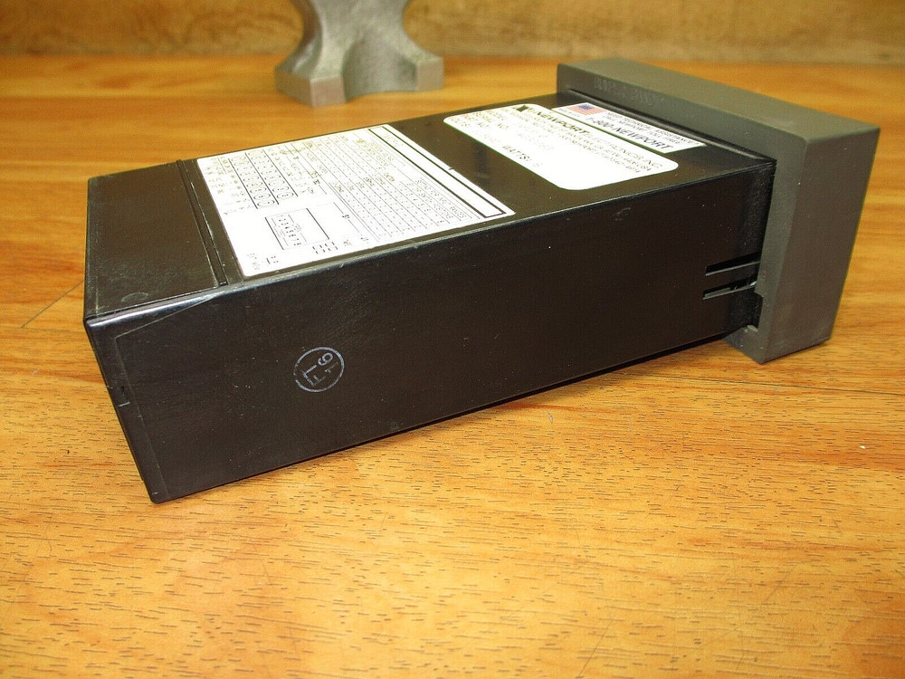 Newport Electronics INFCP-0 *USED POWERS UP* Panel Meter