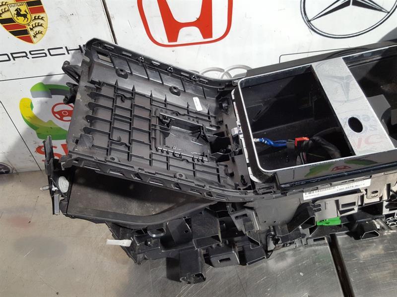 RANGE ROVER VELAR L560 CENTRE CONSOLE ARMREST