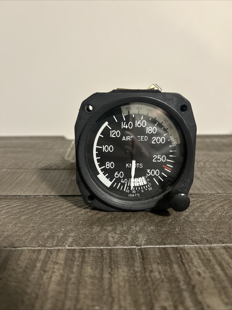 United Instruments Airspeed 8140