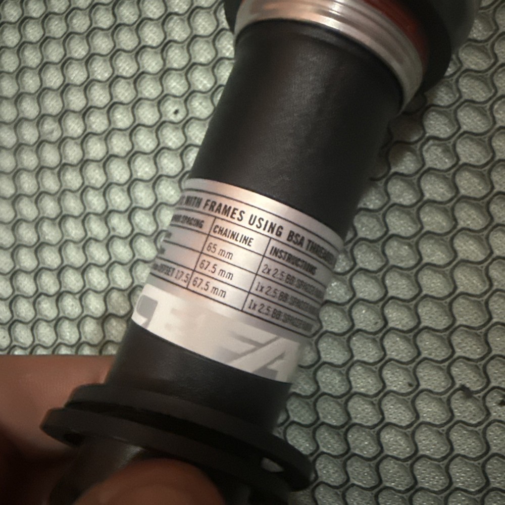 24mm RaceFace Team XC X-Type External Bottom Bracket: BSA 100mm BB Shell