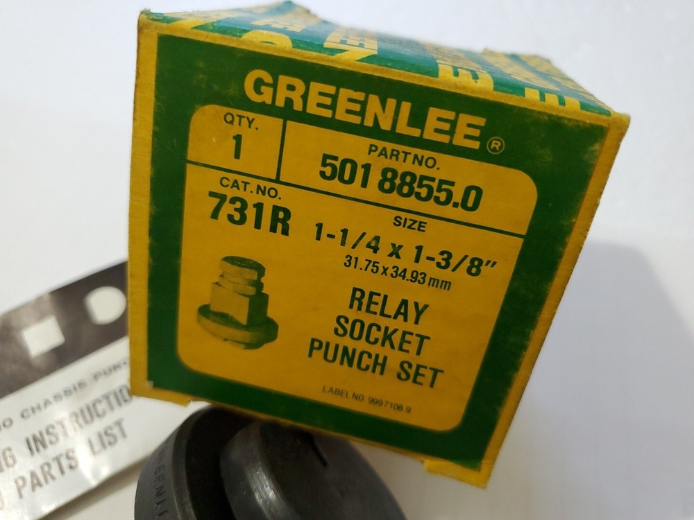 GREENLEE 731R RECTANGULAR RELAY SOCKET PUNCH 1-1/4" x 1-3/8" USA