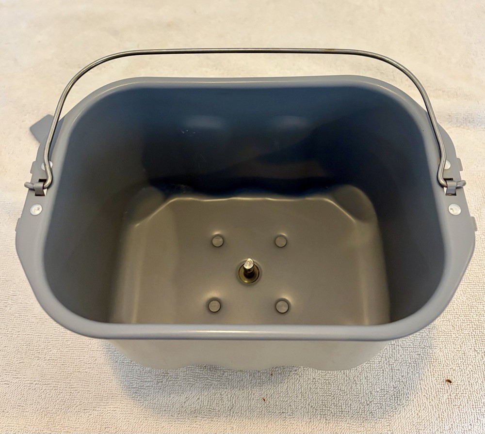 Breadman Bread Maker TR845 Replacement Pan & Paddle ONLY