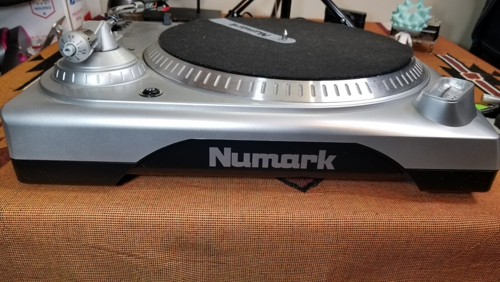 Numark TTi Professional DJ USB iPod Docking Station Turntable Record Player 2008