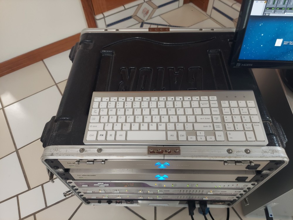Protools 10, Apogee 192 AD & Big Ben Clock, TC Electronic Powercore 4, Mac