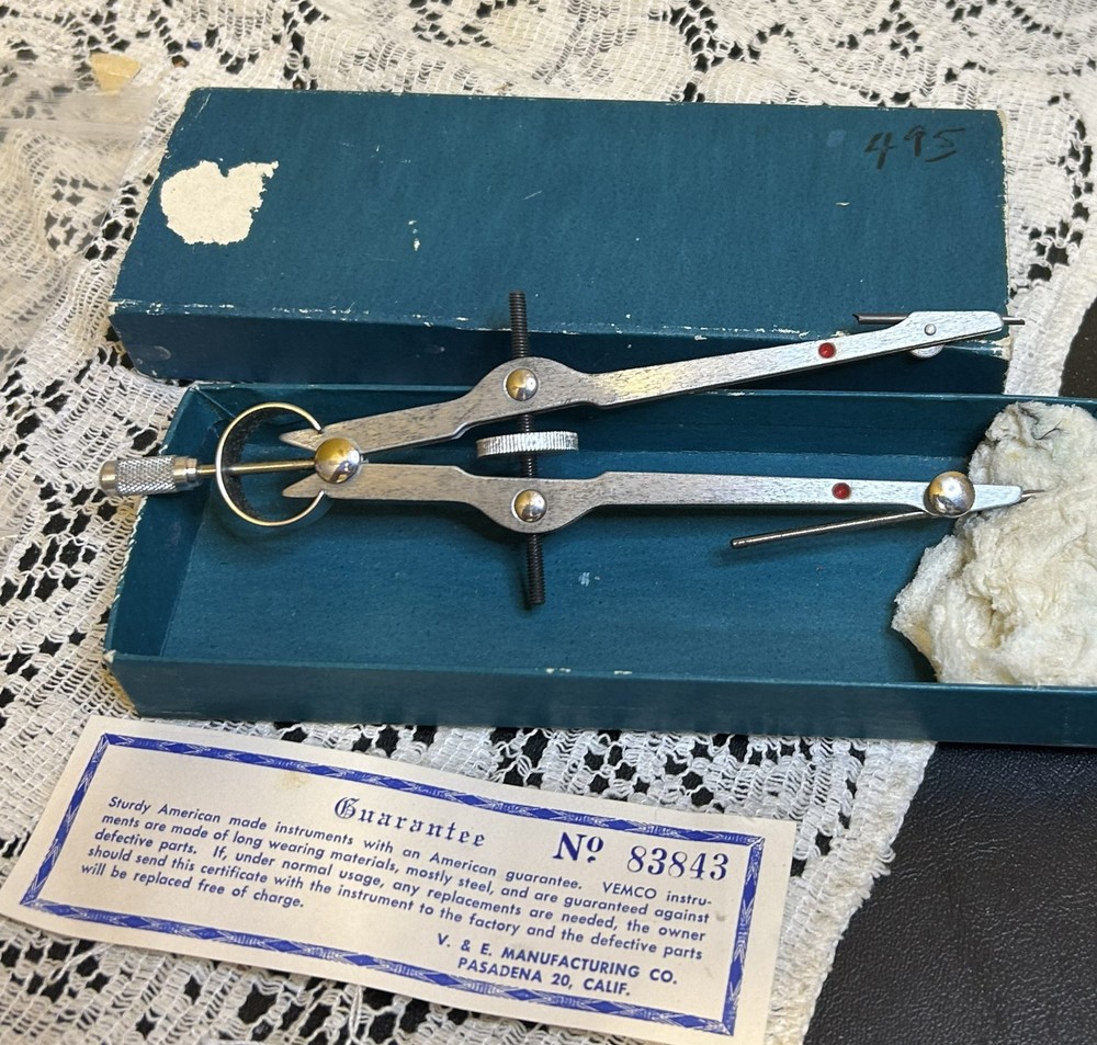 Vintage Vemco Pasadena Compass w box