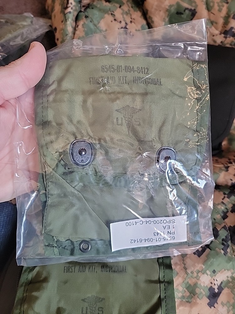 AN/PEQ-16A Pouch,Tech Manual, Laminated Card+Pattern diffusers+straps NEW+AFAK