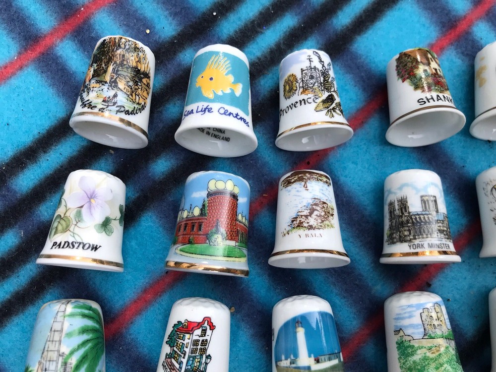 24x China Mixed Thimbles