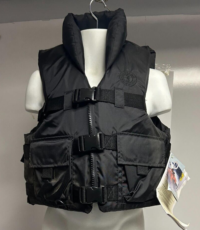 MUSTANG Floatation Device (PFD) Model# MV5600-SO TYPE III LARGE BLACK,  NEW