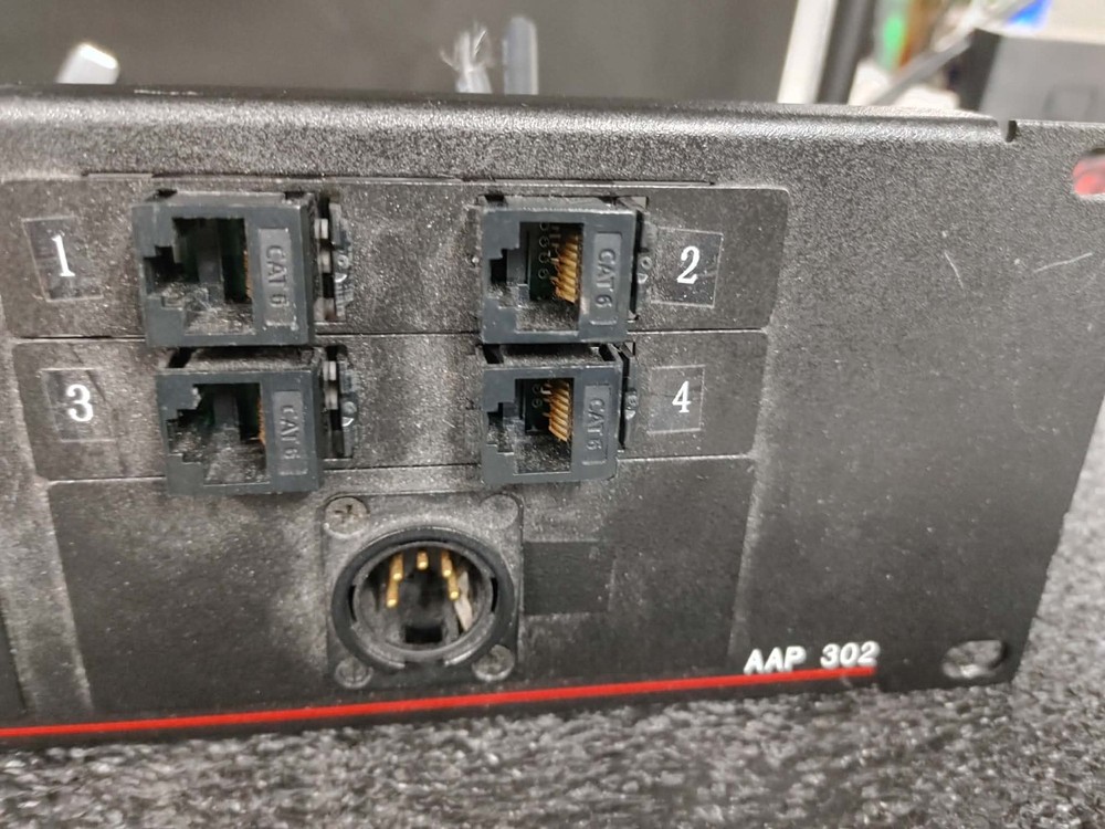 Extron AAP 302 USB4 HDMI4 VGA4 Phone Jack4 Plug AC Input 3 Interface Mount Plate