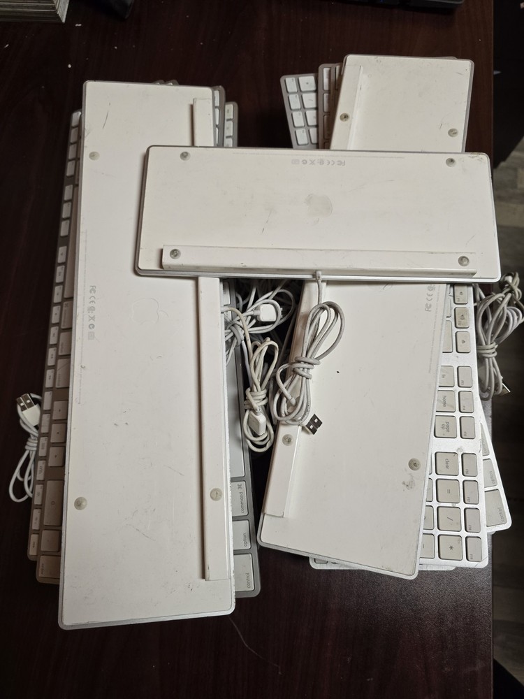 Apple A1243 Wired Mac USB Keyboard w/ Numeric Keypad Mixed