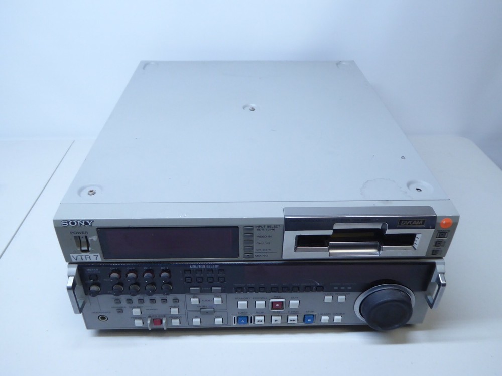 Sony DDSR-2000P Digital Videocassette Recorder {READ AD}